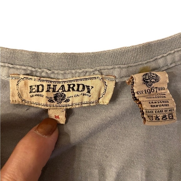 Vintage Y2K Ed Hardy Gray T-Shirt Womens Skull and Roses Graphic Tee Size Medium - Picture 10 of 16